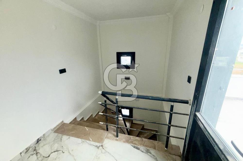 Dikili Cumhuriyet Mah. Çetin Emeç'te Satılık Müstakil 4+1 Villa