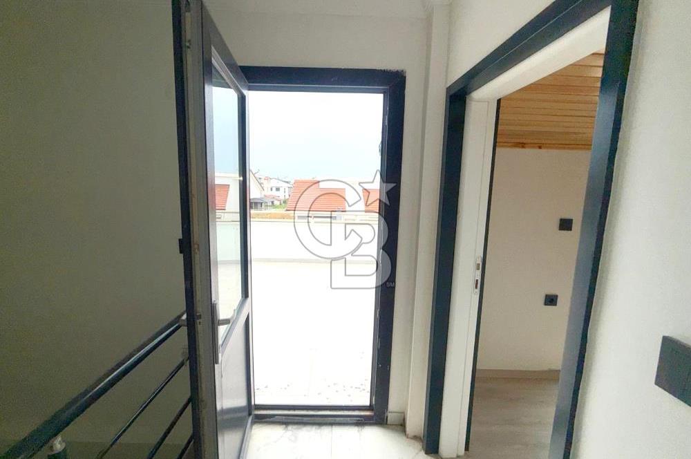 Dikili Cumhuriyet Mah. Çetin Emeç'te Satılık Müstakil 4+1 Villa