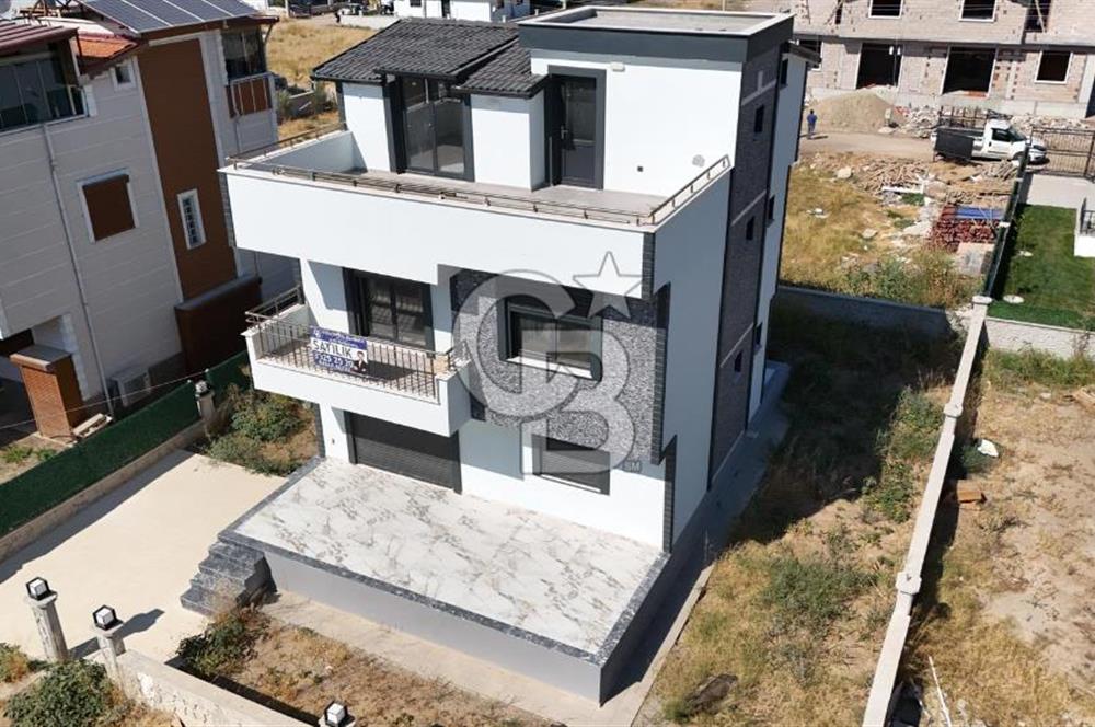 Dikili Cumhuriyet Mah. Çetin Emeç'te Satılık Müstakil 4+1 Villa