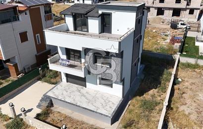 Dikili Cumhuriyet Mah. Çetin Emeç'te Satılık Müstakil 4+1 Villa