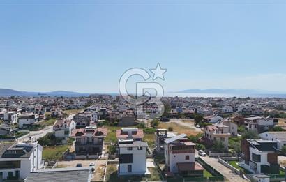 Dikili Cumhuriyet Mah. Çetin Emeç'te Satılık Müstakil 4+1 Villa