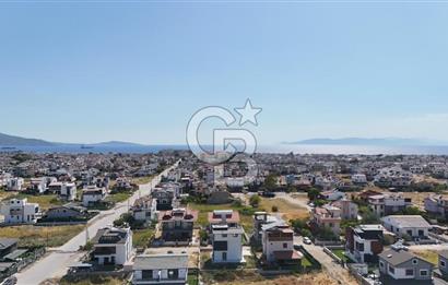 Dikili Cumhuriyet Mah. Çetin Emeç'te Satılık Müstakil 4+1 Villa