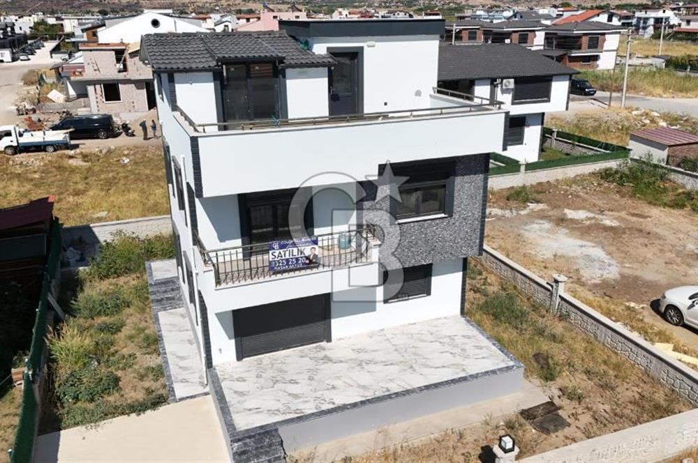 Dikili Cumhuriyet Mah. Çetin Emeç'te Satılık Müstakil 4+1 Villa