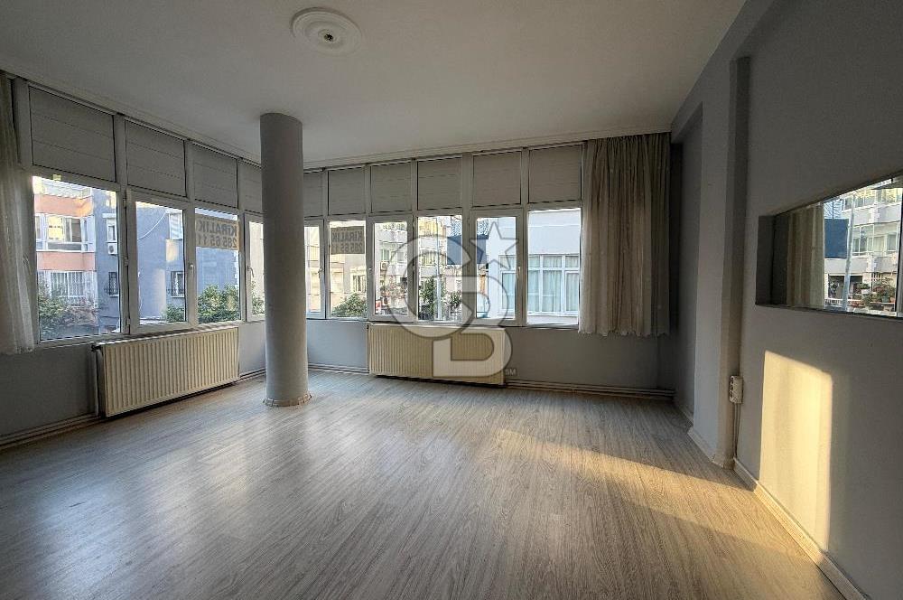 İzmir / Göztepe 34. Sokakta Köşe Konumlu 3+1