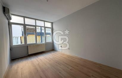 İzmir / Göztepe 34. Sokakta Köşe Konumlu 3+1