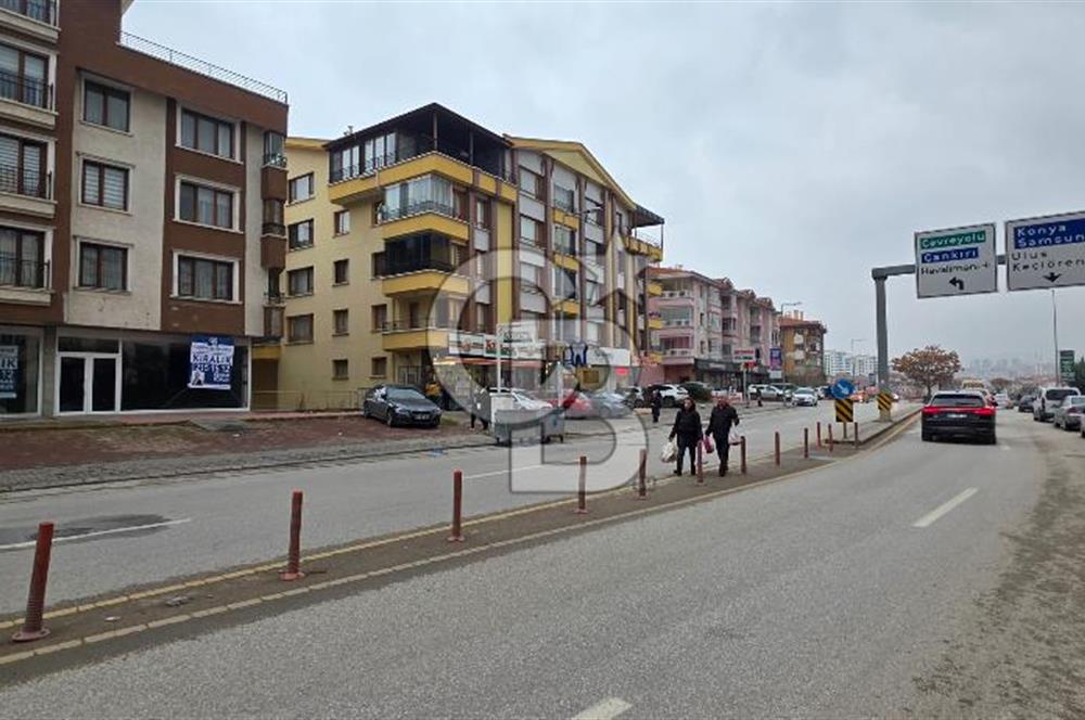 GÜNEŞEVLER MERKEZDE 320m² CADDE ÜZERİ, KOMPLE VİTRİNLİ KİRALIK