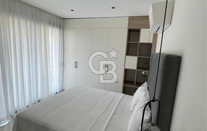 ÇEŞME'DE EŞYALI SATILIK YENİ EBEVEYN BANYOLU 1+1 DAİRE