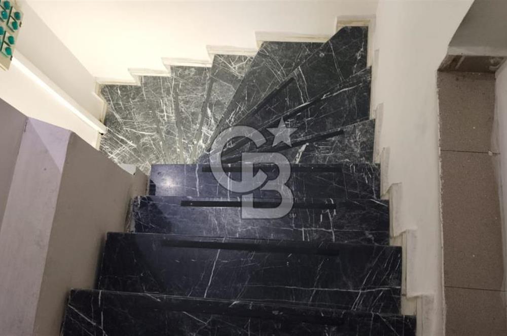 KADIKÖY RASİMPAŞA 340 M2 SATILIK ASMA KATLI DÜKKAN