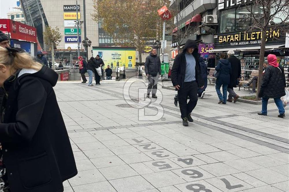 Kızılay'ın Merkezinde Ali Nazmi İşhanı'nda Kiralık Ofis