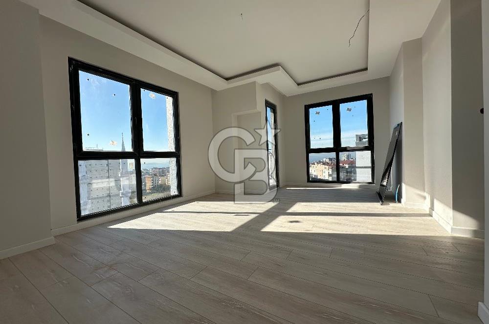 KARTAL KARLIKTEPEDE DENİZ MANZARALI 4+2 DUBLEKS SİTE İÇİ