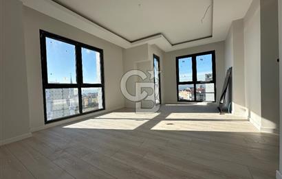 KARTAL KARLIKTEPEDE DENİZ MANZARALI 4+2 DUBLEKS SİTE İÇİ