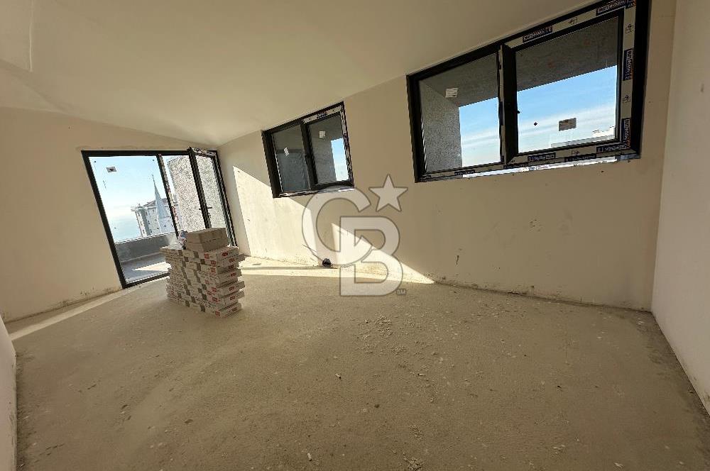 KARTAL KARLIKTEPEDE DENİZ MANZARALI 4+2 DUBLEKS SİTE İÇİ