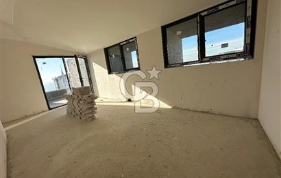 KARTAL KARLIKTEPEDE DENİZ MANZARALI 4+2 DUBLEKS SİTE İÇİ