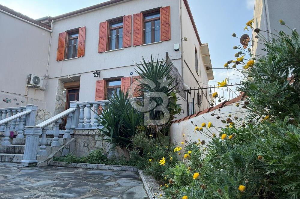 Urla İskelede Eşsiz Konumda Eşyalı Kiralık 2+1 Dubleks Daire