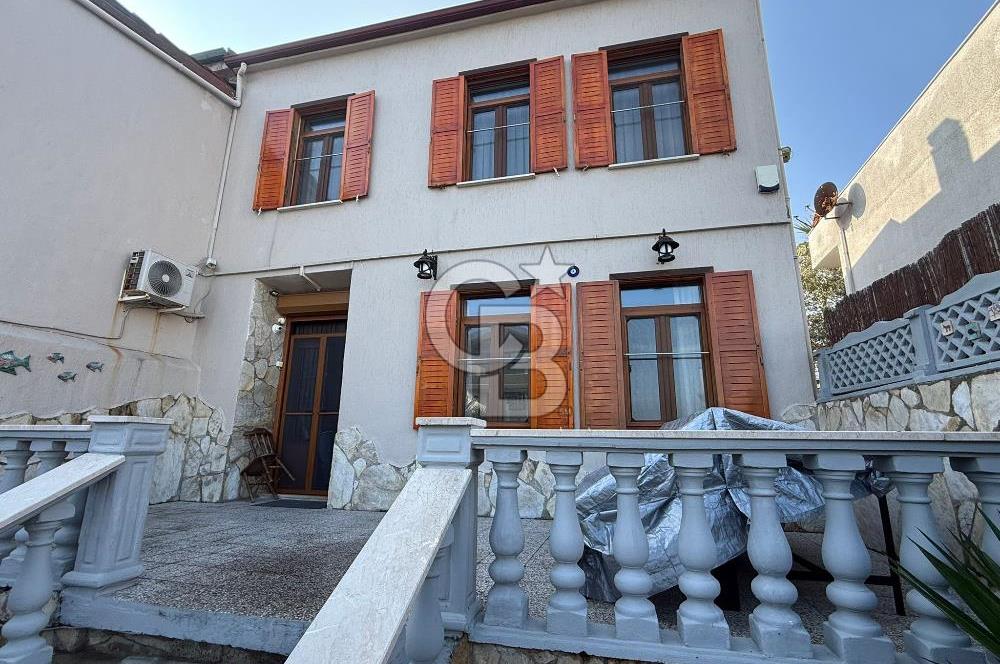 Urla İskelede Eşsiz Konumda Eşyalı Kiralık 2+1 Dubleks Daire