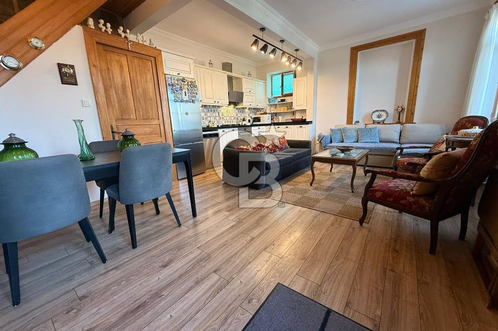 Urla İskelede Eşsiz Konumda Eşyalı Kiralık 2+1 Dubleks Daire