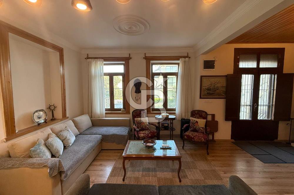 Urla İskelede Eşsiz Konumda Eşyalı Kiralık 2+1 Dubleks Daire