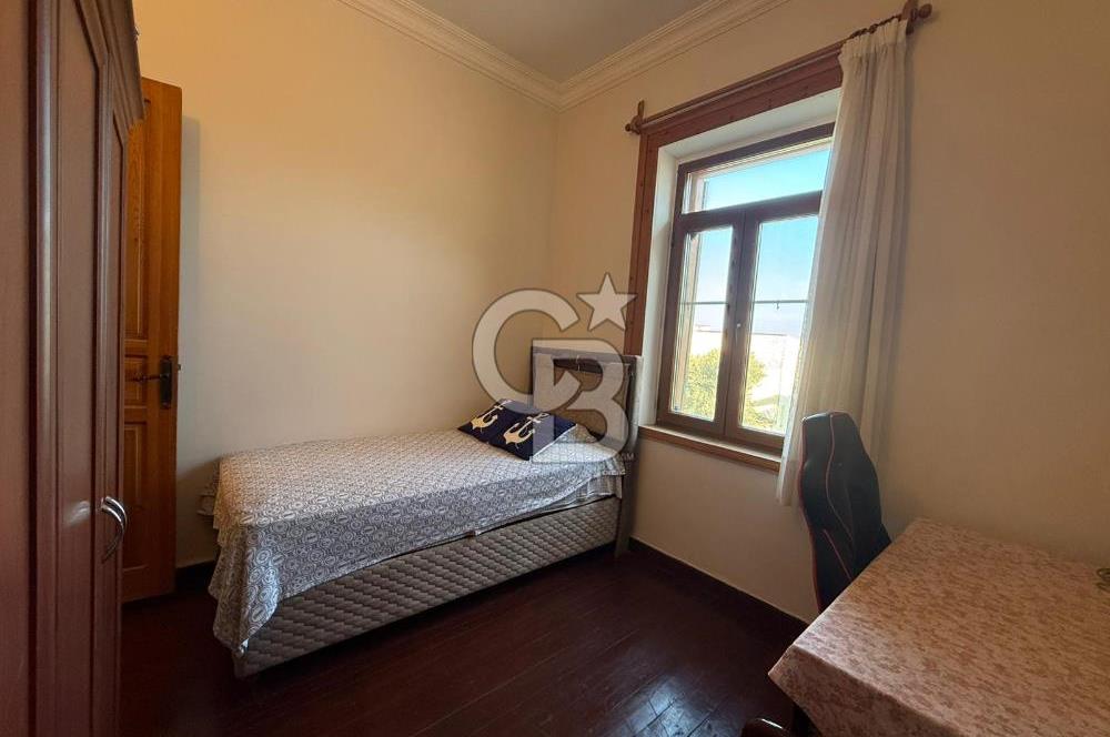 Urla İskelede Eşsiz Konumda Eşyalı Kiralık 2+1 Dubleks Daire