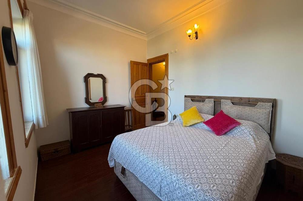 Urla İskelede Eşsiz Konumda Eşyalı Kiralık 2+1 Dubleks Daire