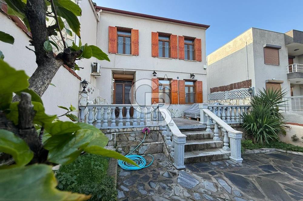 Urla İskelede Eşsiz Konumda Eşyalı Kiralık 2+1 Dubleks Daire