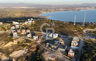 SEFERİHİSAR SIĞACIKTA SATILIK VİLLA İMARLI ARSA