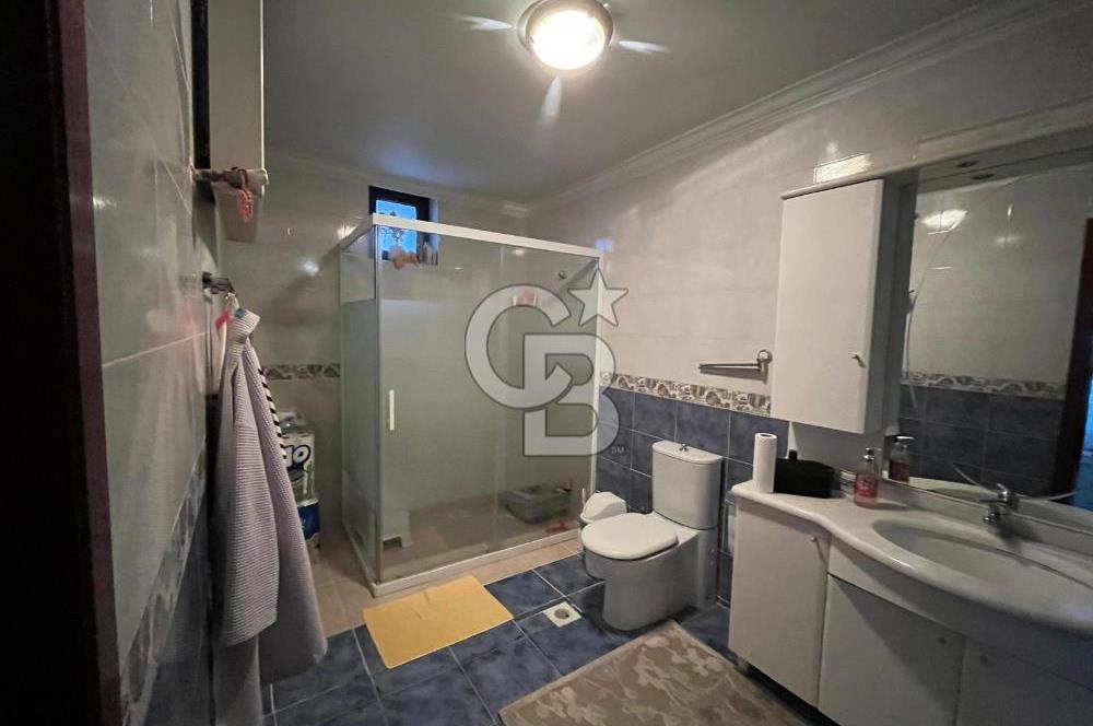 GÖLBAŞI KARŞIYAKA'DA GÖL MANZARALI TRİPLEKS SATILIK VİLLA