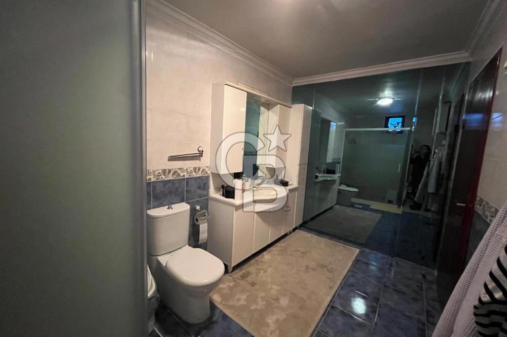 GÖLBAŞI KARŞIYAKA'DA GÖL MANZARALI TRİPLEKS SATILIK VİLLA