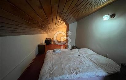 GÖLBAŞI KARŞIYAKA'DA GÖL MANZARALI TRİPLEKS SATILIK VİLLA