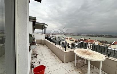 GÖLBAŞI KARŞIYAKA'DA GÖL MANZARALI TRİPLEKS SATILIK VİLLA