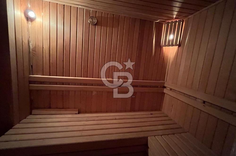 GÖLBAŞI KARŞIYAKA'DA GÖL MANZARALI TRİPLEKS SATILIK VİLLA