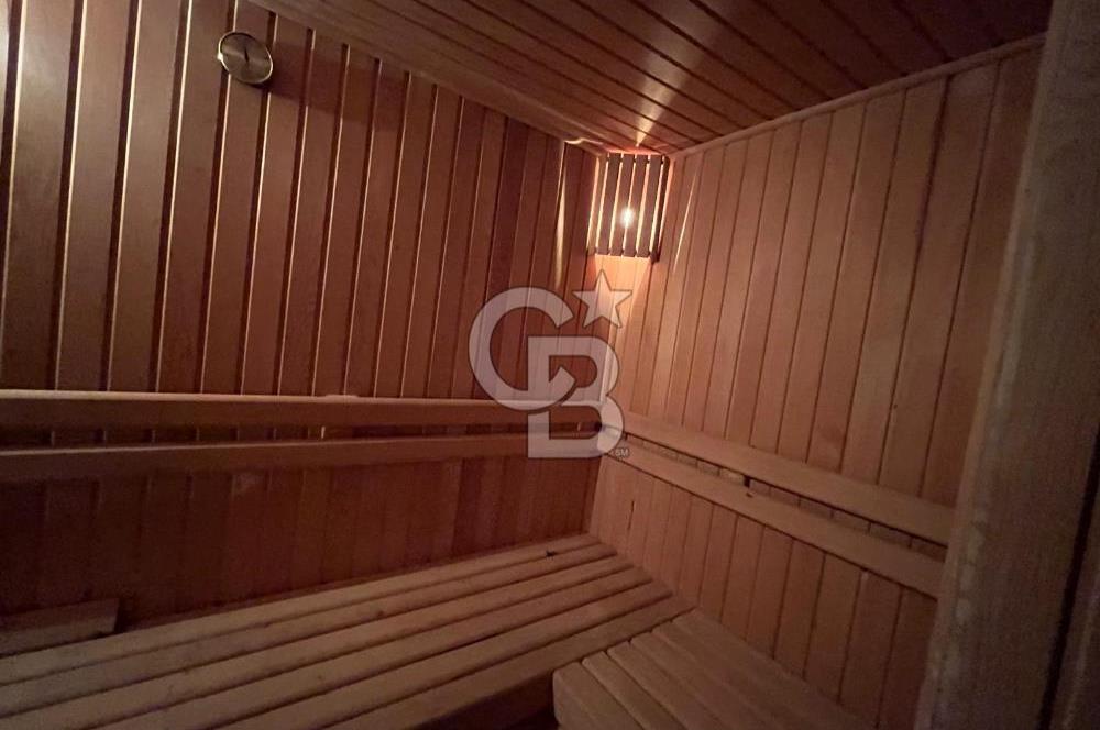 GÖLBAŞI KARŞIYAKA'DA GÖL MANZARALI TRİPLEKS SATILIK VİLLA