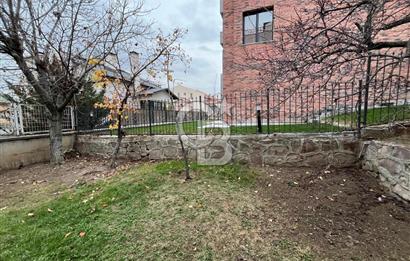 GÖLBAŞI KARŞIYAKA'DA GÖL MANZARALI TRİPLEKS SATILIK VİLLA