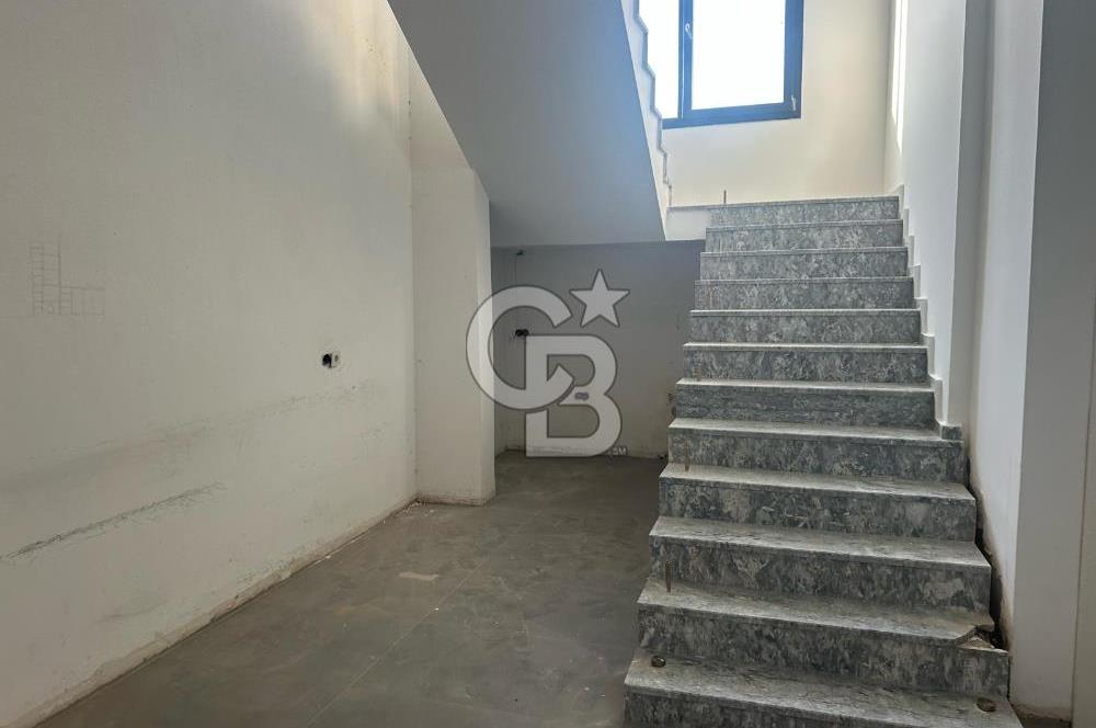 Bodrum Yalıkavak-Gündoğan Yolunda Yüksek Tabela Değerli Kiralık Dükkan