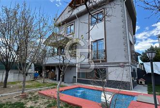 Cb Vizyon Tuğba ERKAL'dan Merkezi Konum Avantajlı Fiyata Villa - 4 - 324150