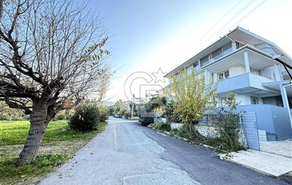 Güzelbahçe Merkezi Konumda Deniz Manzaralı Kiralık Villa