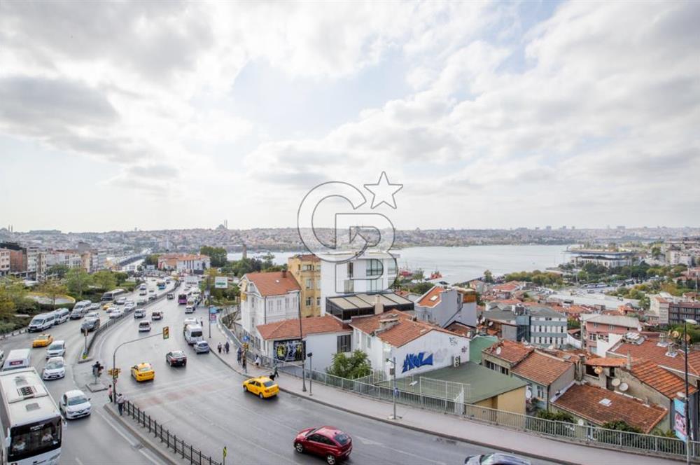 Şişhane'de Cadde üzerinde Kesintisiz Haliç Manzaralı Satılık