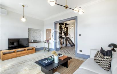 Şişhane'de Cadde üzerinde Kesintisiz Haliç Manzaralı Satılık