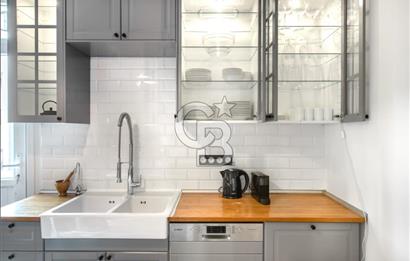 Şişhane'de Cadde üzerinde Kesintisiz Haliç Manzaralı Satılık