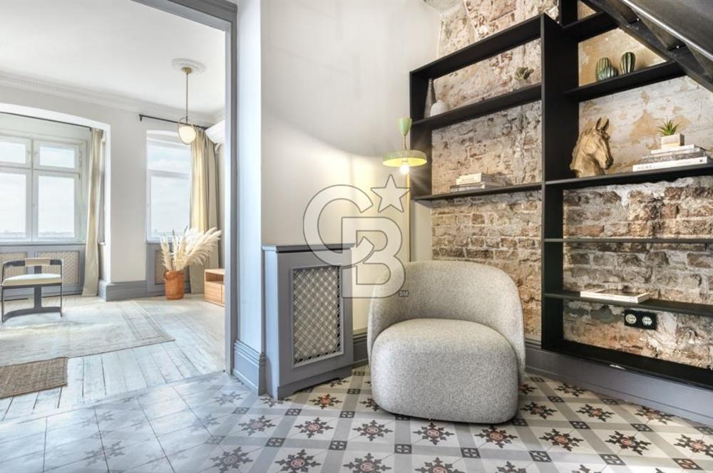 Şişhane'de Cadde üzerinde Kesintisiz Haliç Manzaralı Satılık