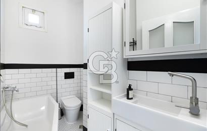 Şişhane'de Cadde üzerinde Kesintisiz Haliç Manzaralı Satılık