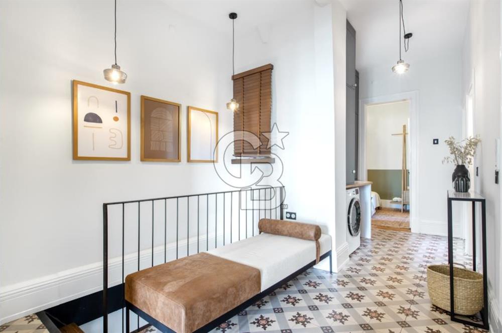 Şişhane'de Cadde üzerinde Kesintisiz Haliç Manzaralı Satılık