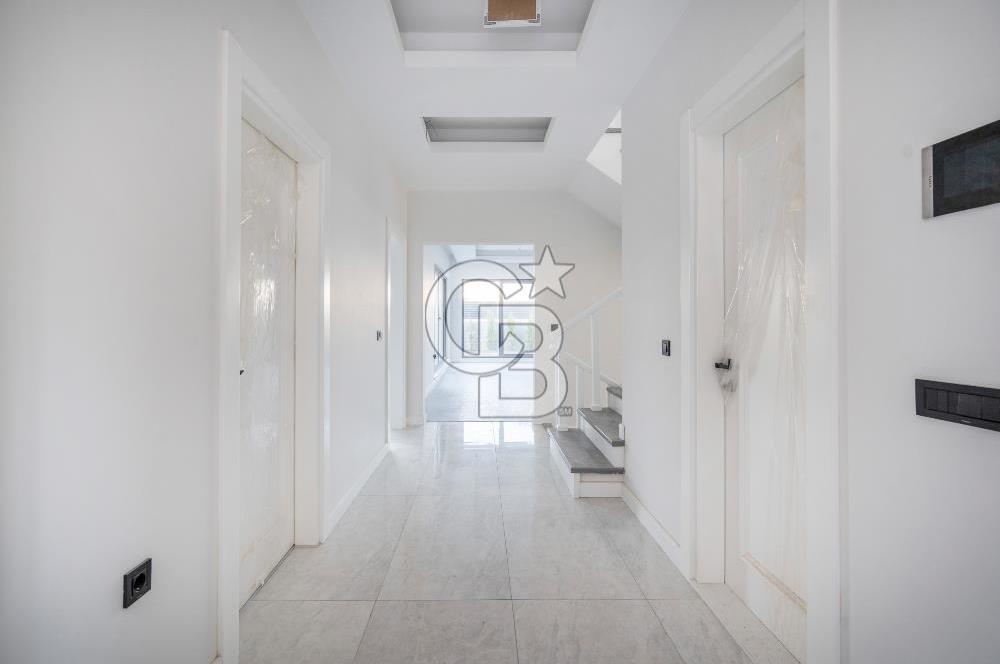 GÜMÜŞTEPE'DE SİTE İÇİ HAVUZLU KAPALI OTOPARKLI SATILIK 6+1 VİLLA