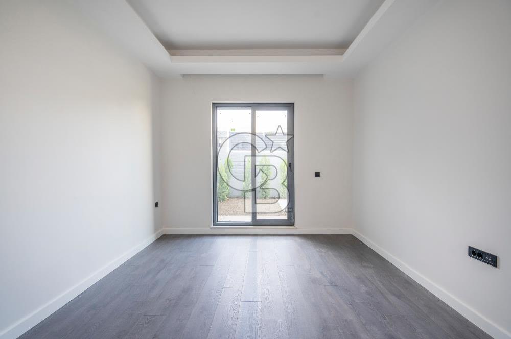 GÜMÜŞTEPE'DE SİTE İÇİ HAVUZLU KAPALI OTOPARKLI SATILIK 6+1 VİLLA