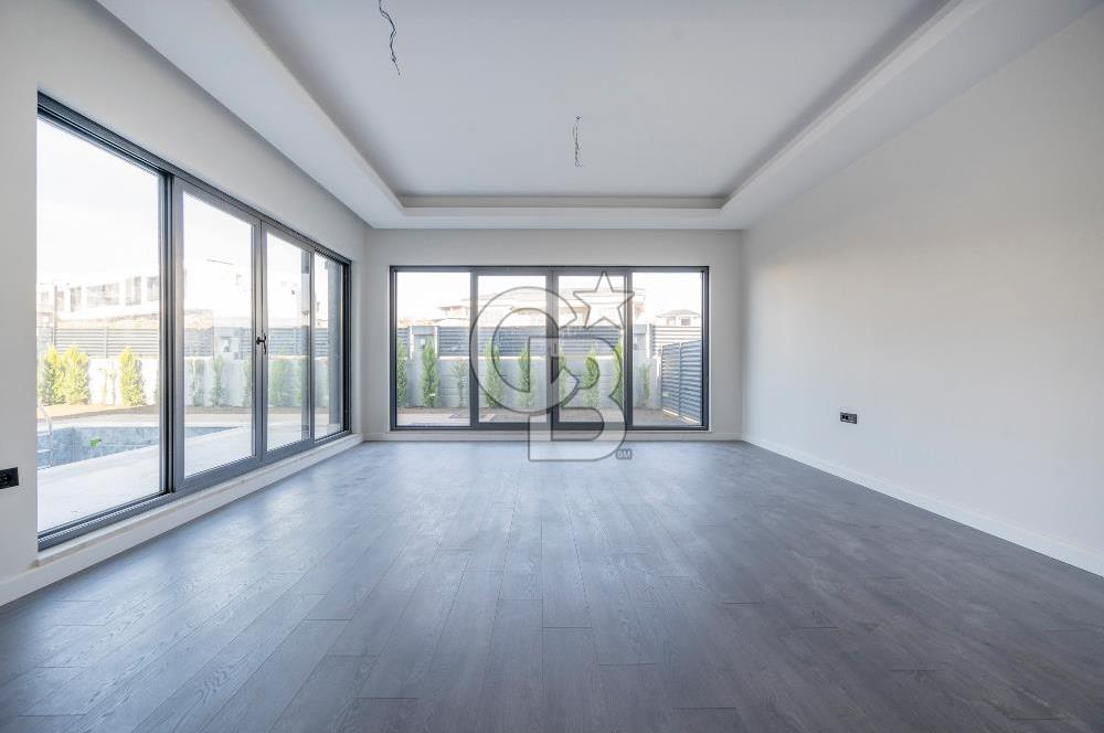 GÜMÜŞTEPE'DE SİTE İÇİ HAVUZLU KAPALI OTOPARKLI SATILIK 6+1 VİLLA