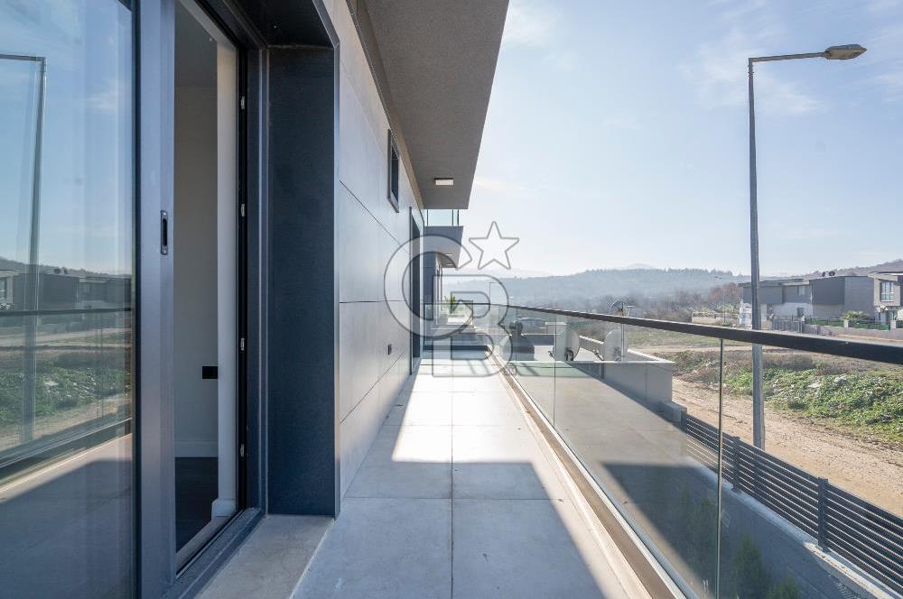 GÜMÜŞTEPE'DE SİTE İÇİ HAVUZLU KAPALI OTOPARKLI SATILIK 6+1 VİLLA