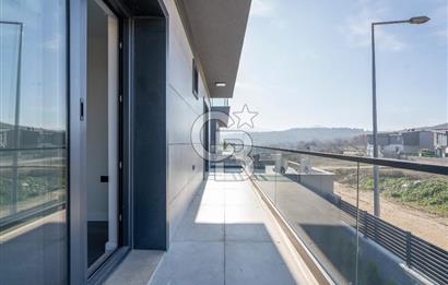 GÜMÜŞTEPE'DE SİTE İÇİ HAVUZLU KAPALI OTOPARKLI SATILIK 6+1 VİLLA