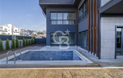 GÜMÜŞTEPE'DE SİTE İÇİ HAVUZLU KAPALI OTOPARKLI SATILIK 6+1 VİLLA