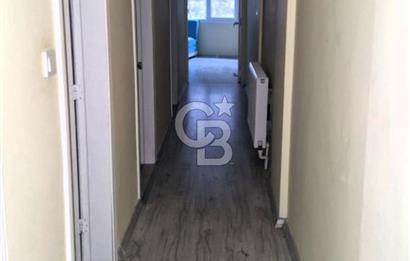 Göztepe’de Sahile Çok Yakın Asansörlü Ara Kat 3+1