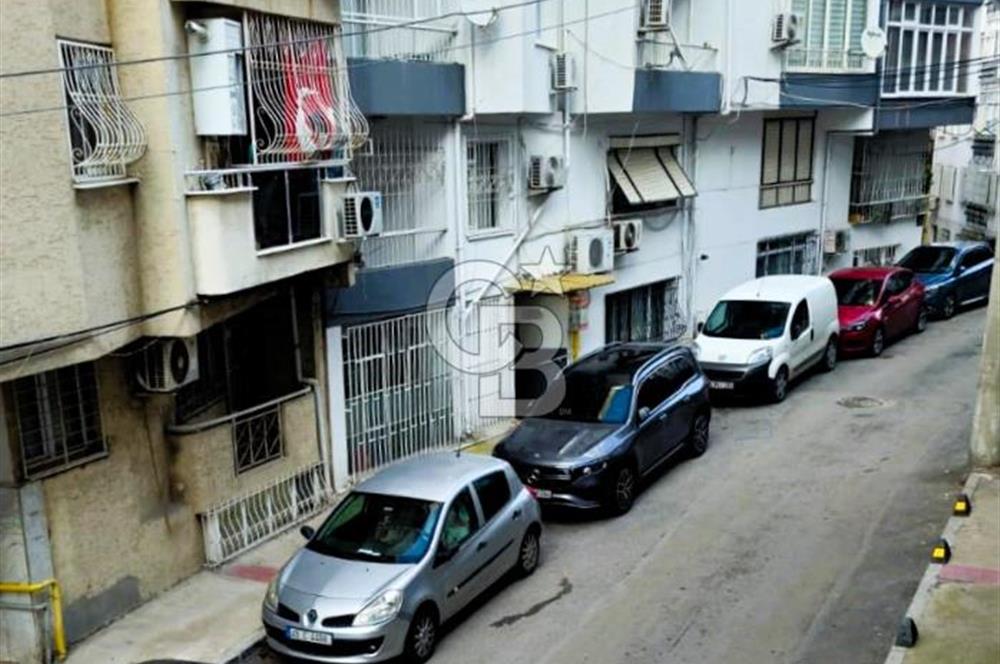 Göztepe’de Sahile Çok Yakın Asansörlü Ara Kat 3+1