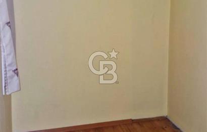 Göztepe’de Sahile Çok Yakın Asansörlü Ara Kat 3+1